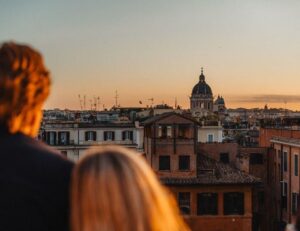 El amor vuela barato: Iberia activa descuentos y destinos de película