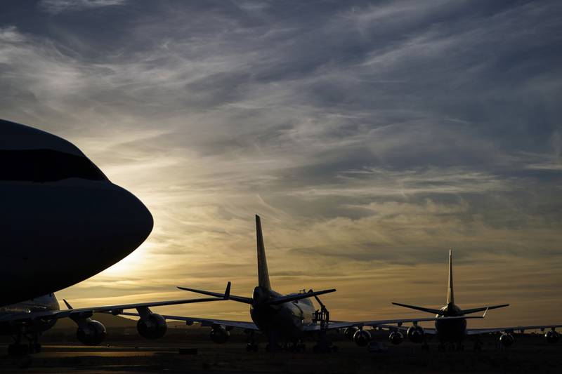 Aerolíneas cancelan casi 700 vuelos en EE.UU. por escasez de personal