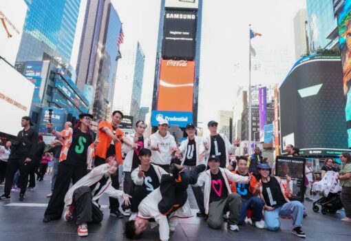 Dos íconos de la cultura chocan en Times Square