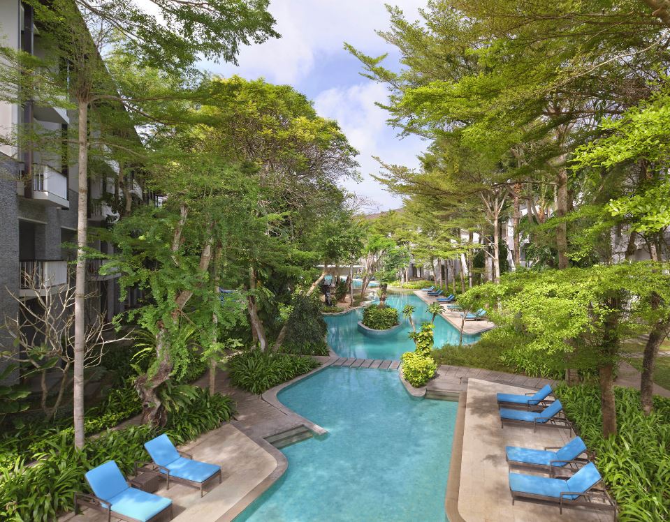 Courtyard by Marriott Bali Nusa Dua Resort con la piscina más larga de la isla